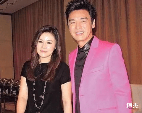 钟镇涛|6位娶了“自家经纪人“的男星，个个出乎意料，对对幸福美满