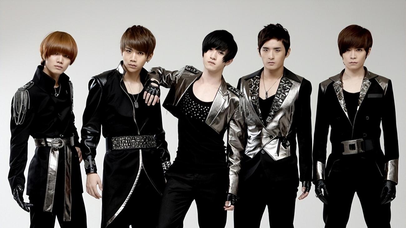 至上励合|至上励合成团14周年，张远靠0713男团翻红，1人忙带货，3人待业中