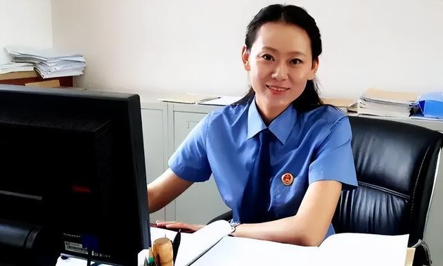 高考志愿|不因停工影响收入的4个职业，看完才知道，原来学历真的很有用