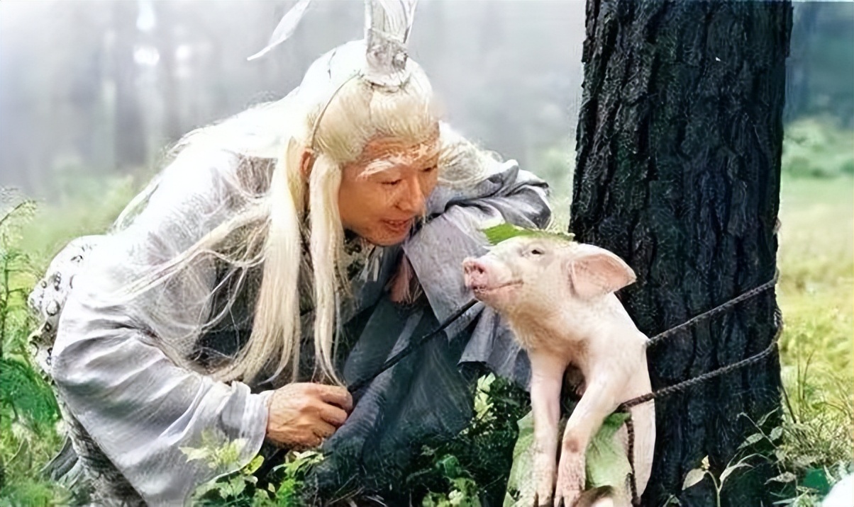 孙兴|58岁孙兴定居农村，手戴绿松石开近300万豪车，河边饮酒生活滋润