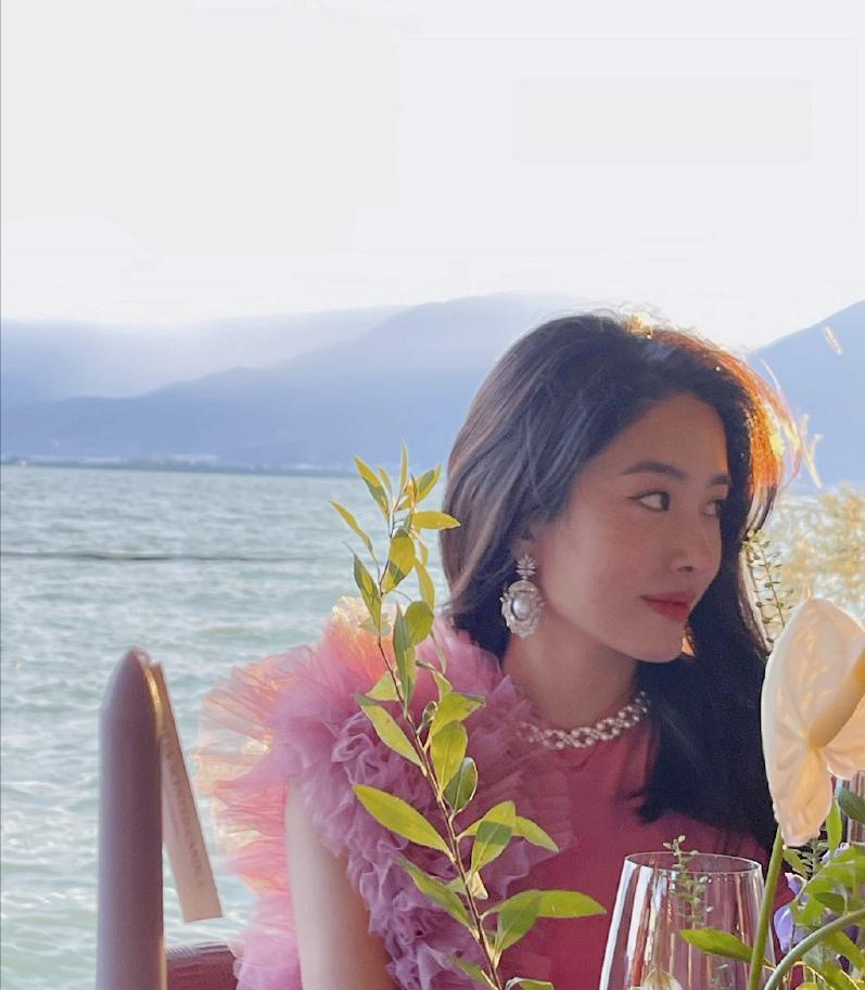 杨采钰|女演员杨采钰在大理包场庆生，武汉老乡：本来想偶遇，结果没缘分