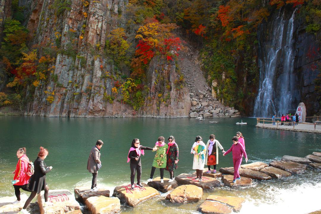 桓仁|美若仙境!桓仁龙溪谷迎来最美观枫时