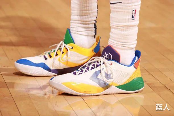 罗斯|NBA球员上脚：罗斯穿Yeezy洞洞鞋，安踏和匹克的球鞋都有！