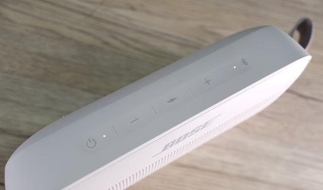 蓝牙音箱|实测Bose新版SoundLinkFlex扬声器,可以漂在水面的蓝牙音箱