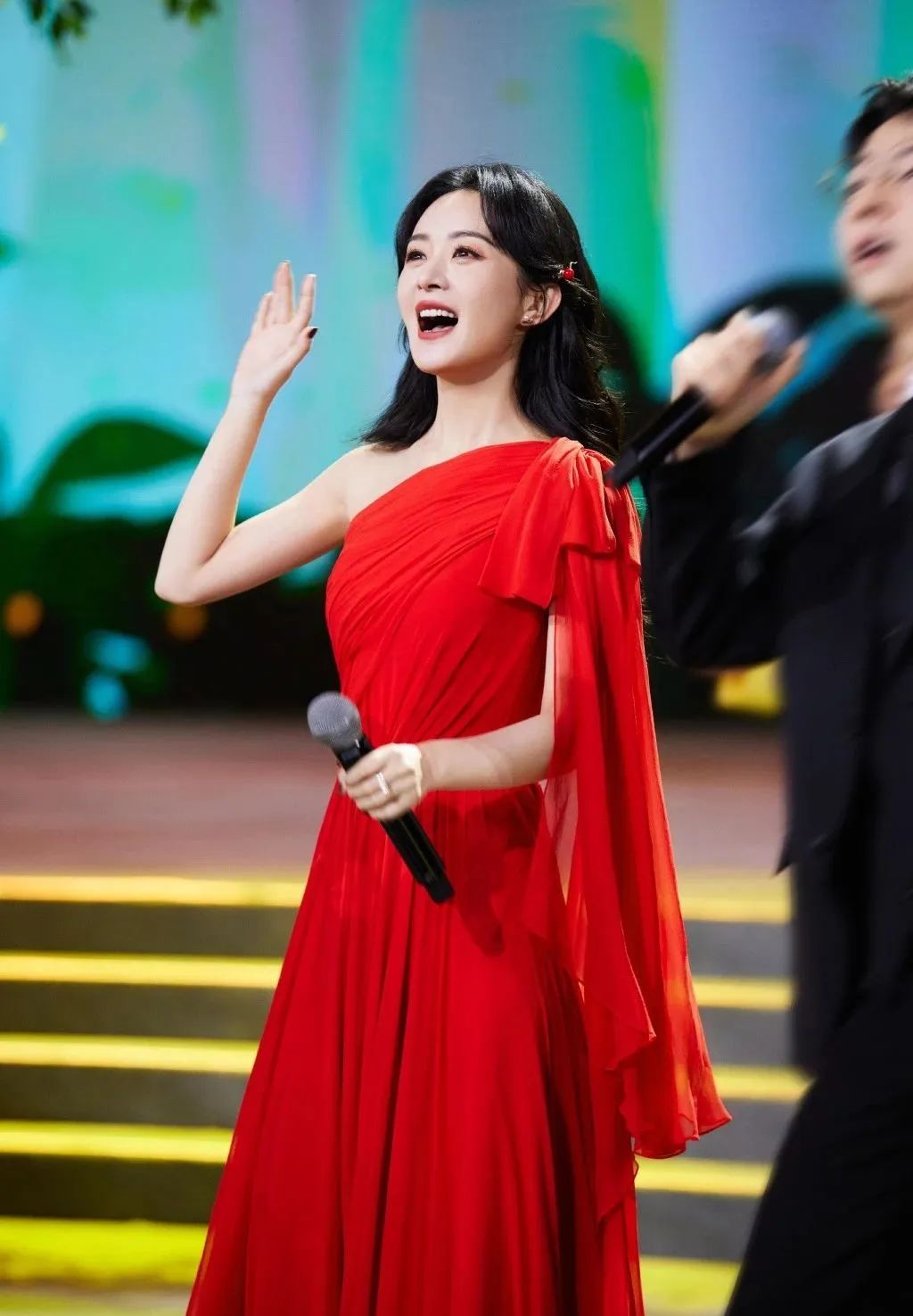 女孩|嫂系美人，这次靠什么翻红