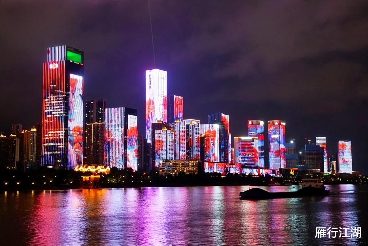 长沙|夏天来长沙，湘江夜游打卡经典城市地标，渔人码头吃小龙虾超过瘾