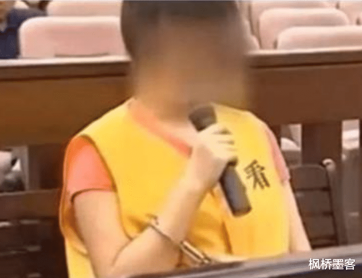 女孩|09年，广东19岁少女被捕！弑亲后淡定玩手机，直言：在帮他们解脱