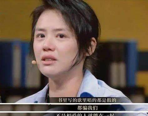 恋爱脑|要渣男不要事业，为什么娱乐圈的“恋爱脑”越来越多了？