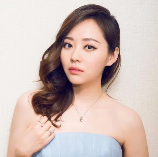 张靓颖|离婚4年再看张靓颖和冯轲的各自生活，真的已经相差太大