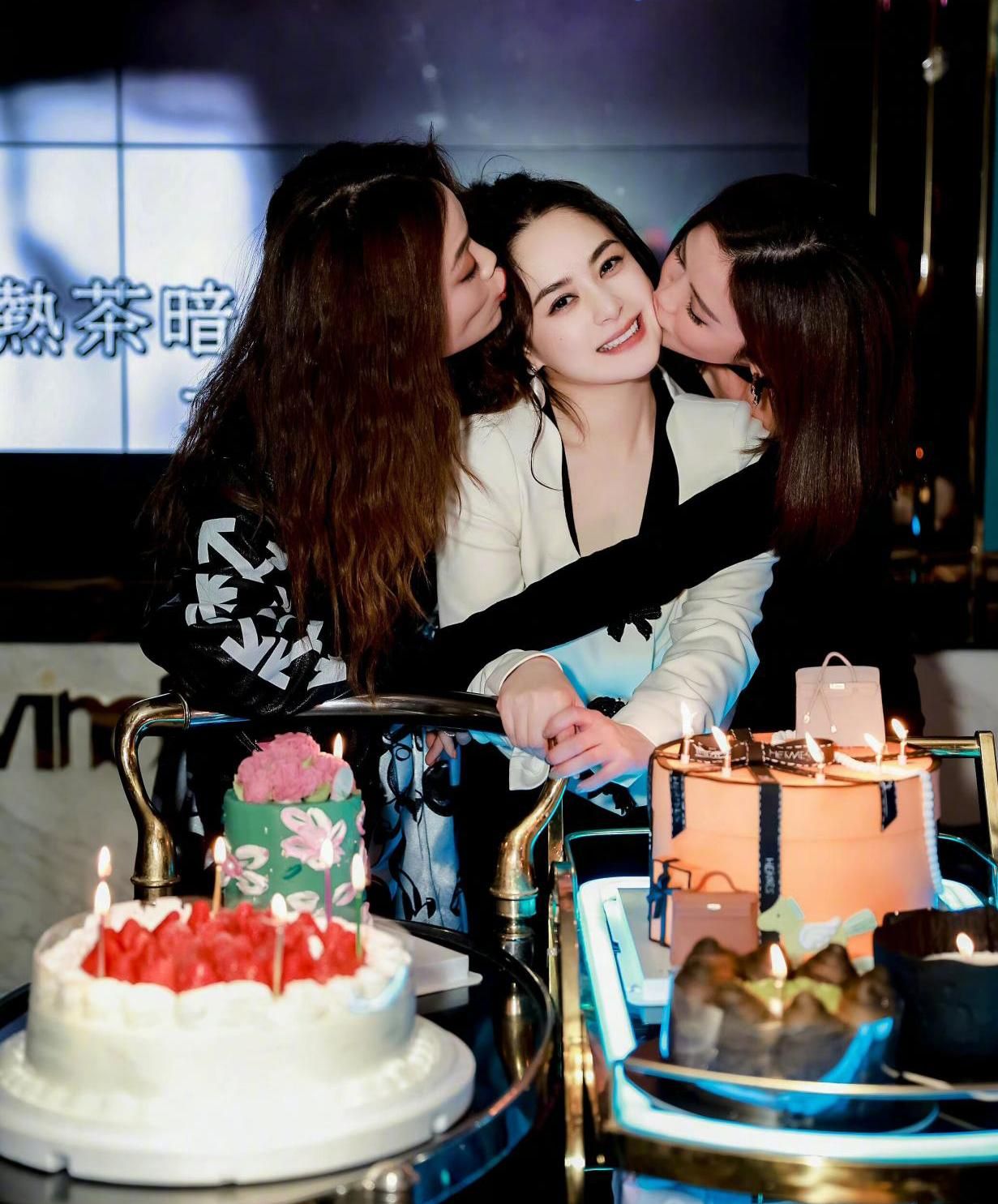 容祖儿|蔡卓妍为阿娇庆生，两人神仙友谊惹人羡，年过40岁颜值依然在线