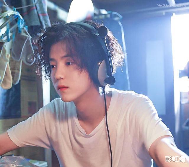 赵丽颖|深夜买醉，与友人一玩就是一夜，事业惨遭滑铁卢的他看开了？