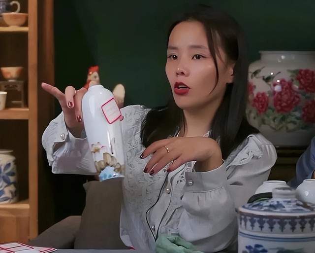 带货|杜新枝与儿媳同框直播，直播间气氛显颜色，被嘲婆媳二人貌合神离