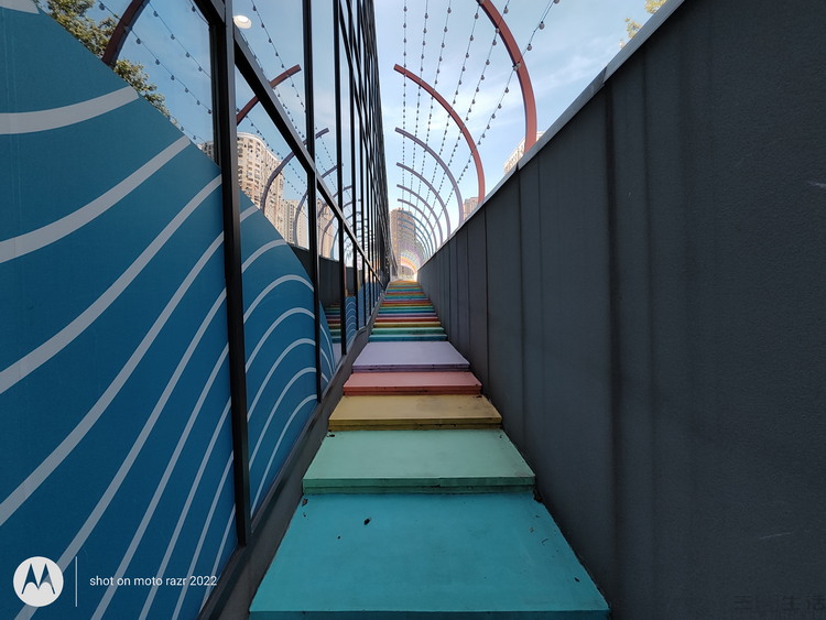 |moto razr 2022评测:“小而美”的翻盖折叠旗舰