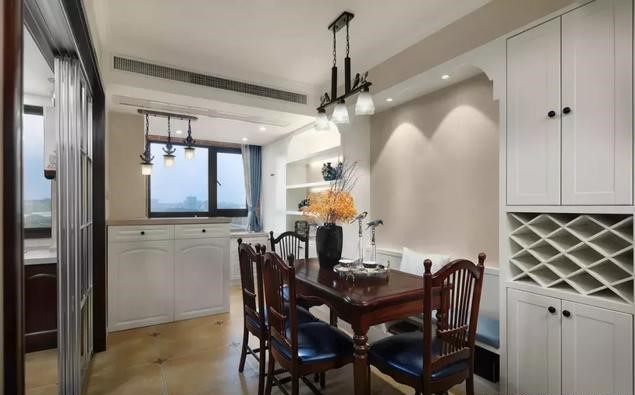 朋友美式风的新房入住，进门玄关柜谁见谁夸，比我家衣帽间还能装