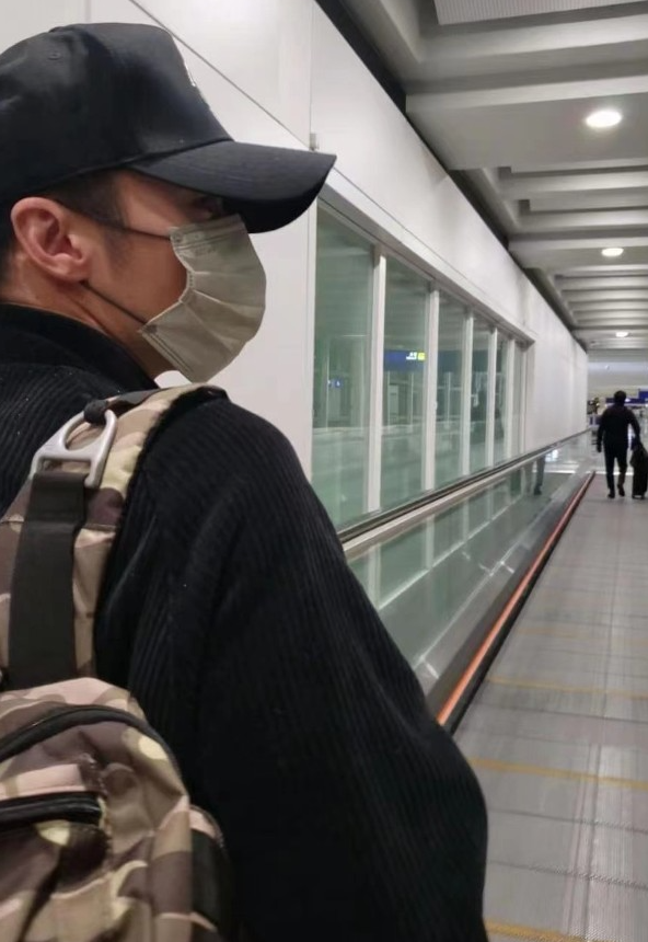 谢霆锋|锋菲恋近况:王菲轻松入袋三千万代言费,谢霆锋不惧疫情赴港拍片赚钱