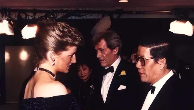 间谍|清华大学老师是海军间谍，在我国潜伏多年，被著名影星英若诚揪出