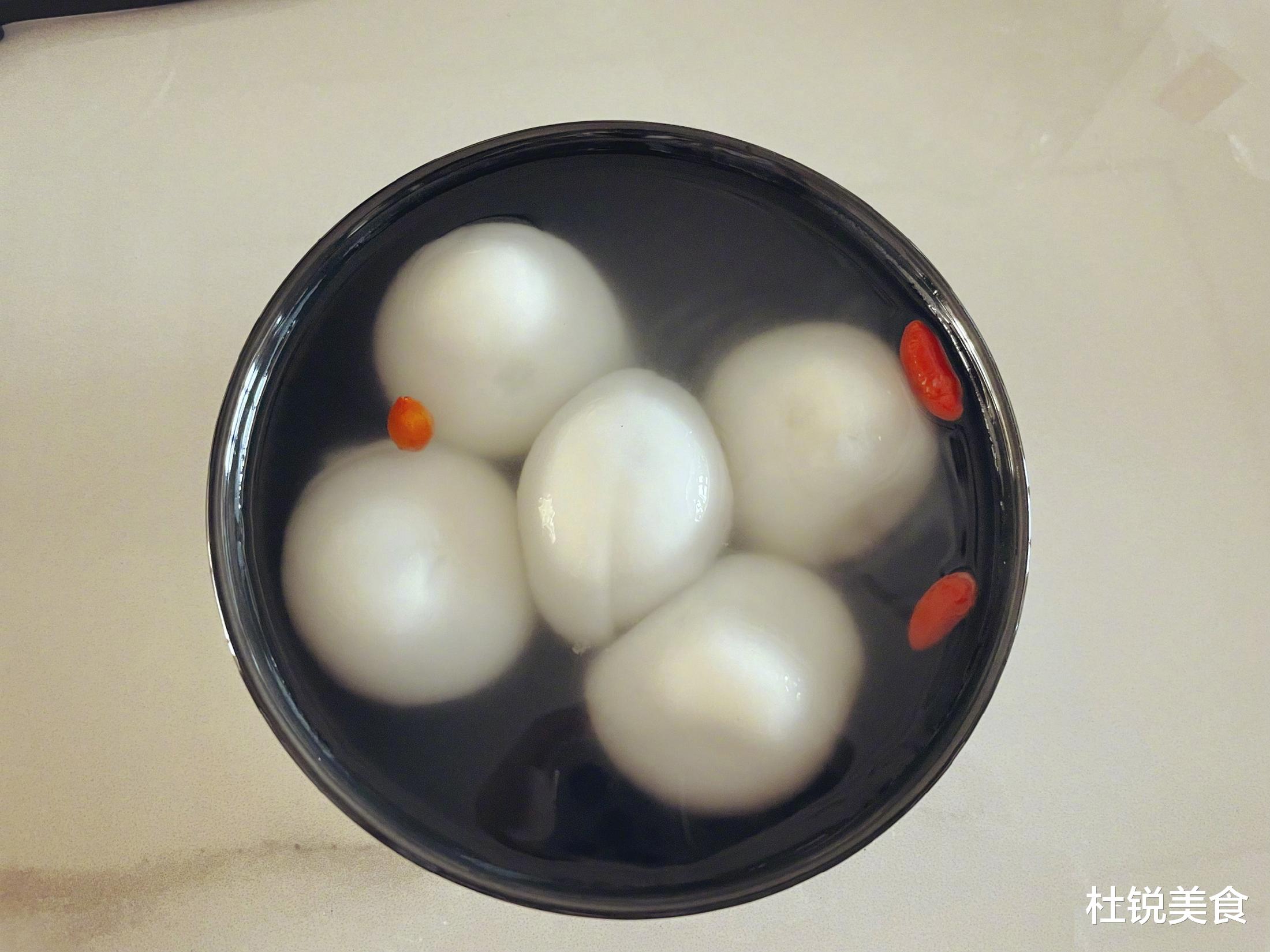 黄晓明|同样晒汤圆:黄晓明蒋欣搞笑,刘恺威华晨宇简约,王丽坤有仪式感