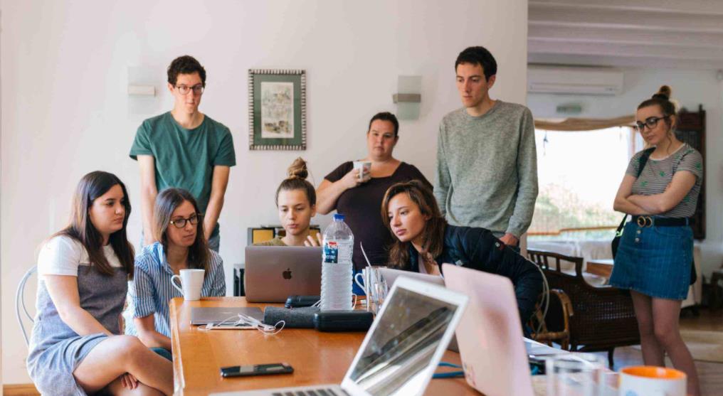 |越是低情商的领导，越是喜欢在开会时说这3句话，难怪被员工厌恶