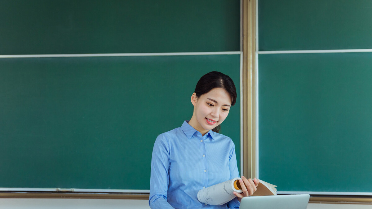 招聘|2月起，大学辅导员开启招聘，看看工资待遇怎么样？