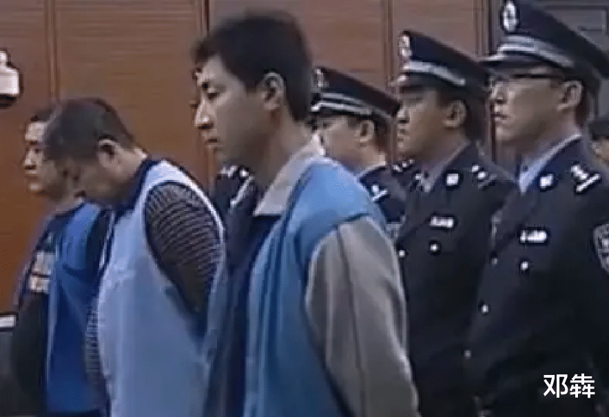 2011年,他当街打死32岁交警,狂言:我爸是大官,能耐我何?