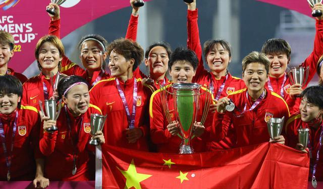 武磊|1-0！武磊绝杀梦回亚洲之巅，2年进1球，比肩孙兴慜帽子戏法！