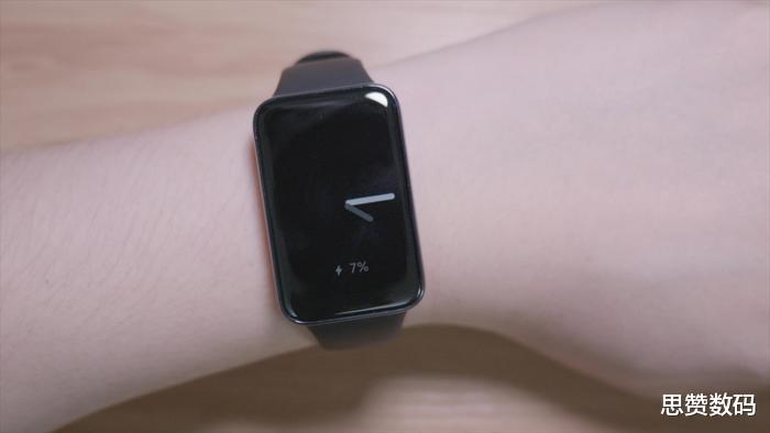 小米科技|小米手环7 Pro测评 缺点汇总，断连、搜不到GPS、未完善就发布？