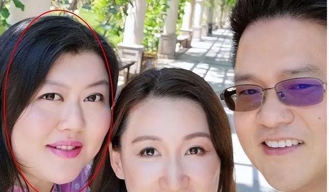 丁佩|父亲是向华强，母亲是丁佩，她低调得似隐形人，42岁依然未婚