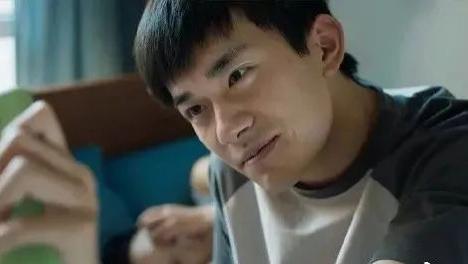 爱奇艺|易烊千玺新片票房惨淡，出品人碰瓷老干妈，网友：比电影有味多了