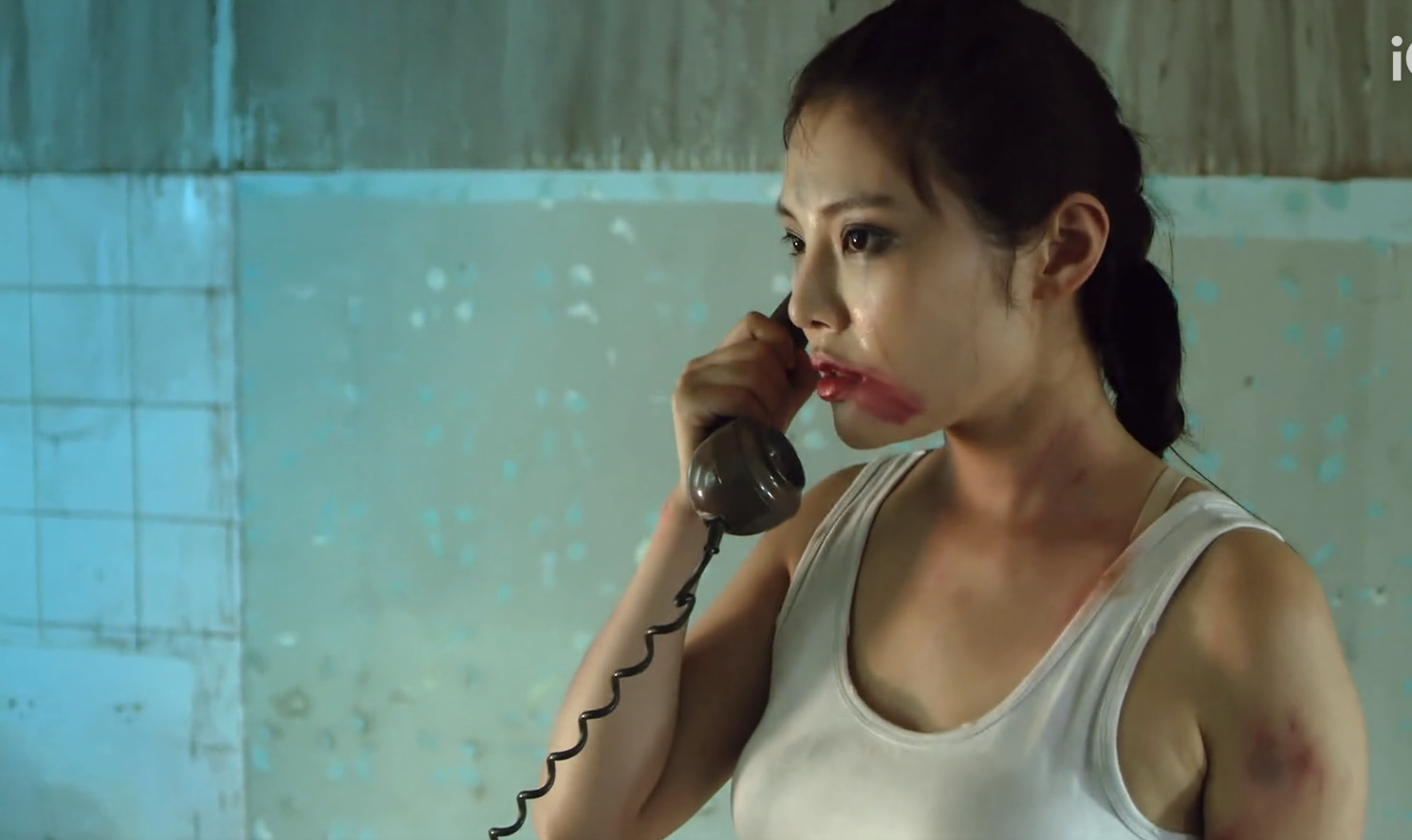 落魄保镖|《落魄保镖》首日票房仅14万,徐冬冬1年拍6部烂片,一手好牌打烂