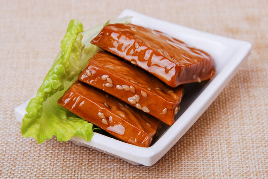 脑供血不足|柳叶刀：中国因饮食问题，甲状腺疾病居高不下，快少碰1“素食”