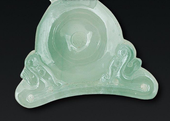 翡翠|为什么大家喜欢把玩翡翠石?因为这样的玉器,自身有很多的奥秘