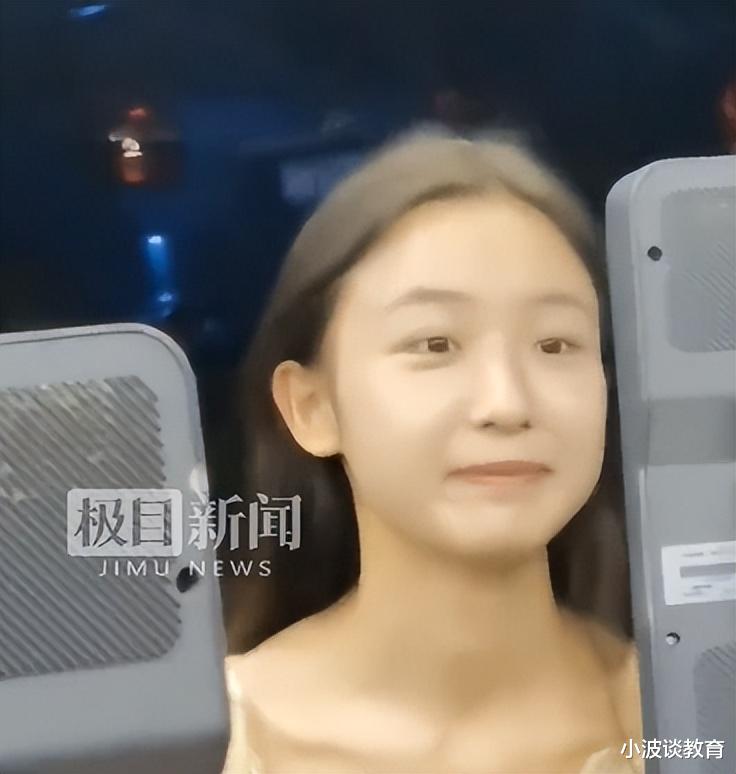 一女大学生“火”了:化完妆出校,人脸无法识别,网友:太浓了!