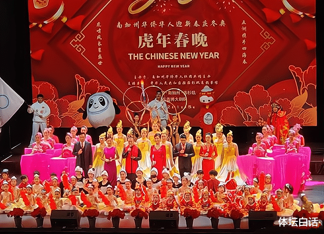 郎平|郎平美国生活惬意！成华人春晚主角，近照发福，住别墅开宝马X5