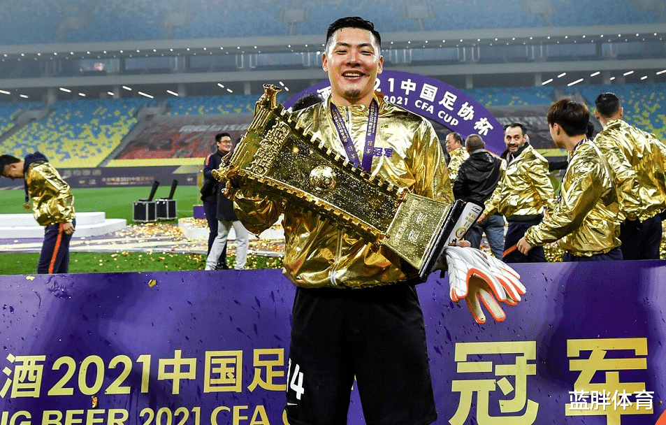 王大雷|王大雷在国家队有了新目标，本赛季带鲁能夺双冠，表现可圈可点