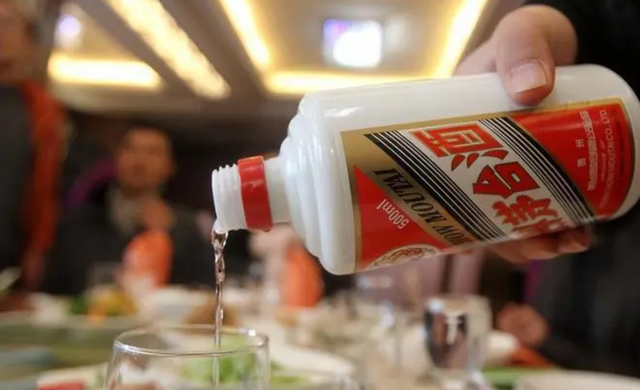 浙江一老伯20年前埋5箱茅台当喜酒，如今儿子即将成亲，酒咋样了