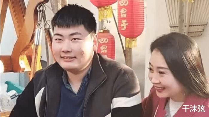 玫瑰 小伟暂停减肥为女友庆生，送玫瑰花、蛋糕，网友：查查孩子是谁的