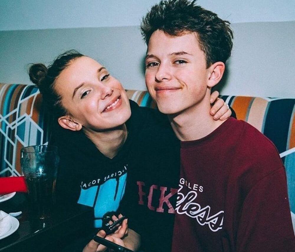 童星|欧美爆火小童星变金发女郎!18岁生日照惊呆网友:这是谁?