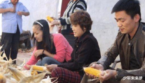 成龙|成龙回老家,王宝强回老家,张嘉译回老家,谁低调一目了然