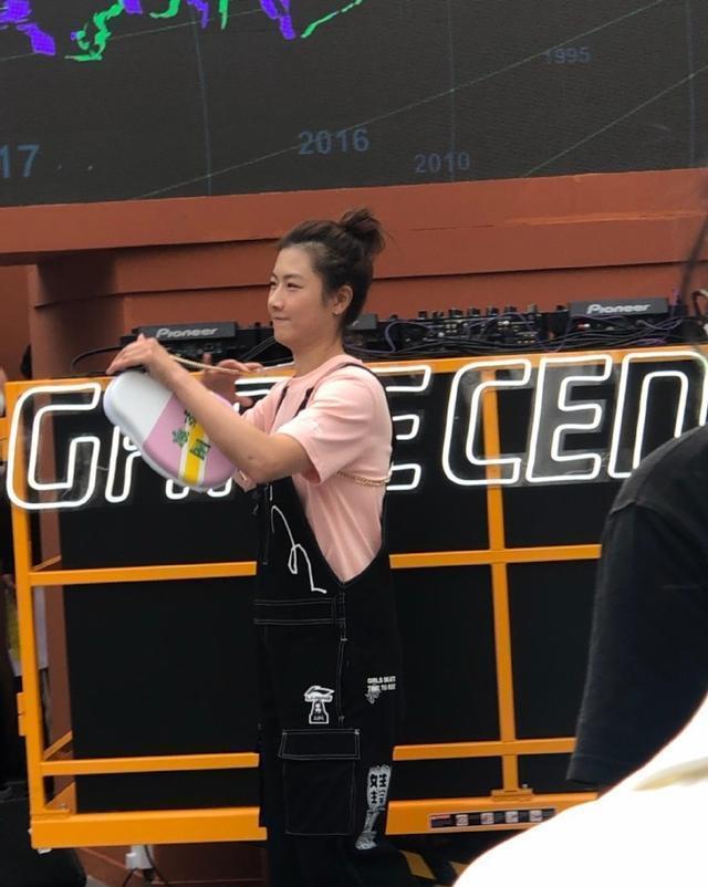 运动员|女运动员都是潜力股：郭跃从假小子变女神，傅园慧整牙如换脸头
