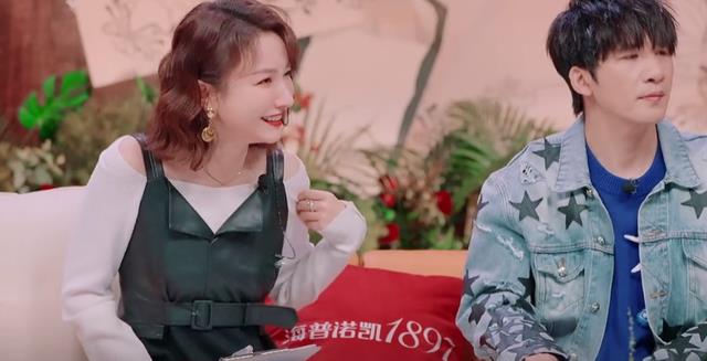 吴昕|吴昕颜值下滑迅速，脸部胖肿嘴巴变大，对快本解散释怀