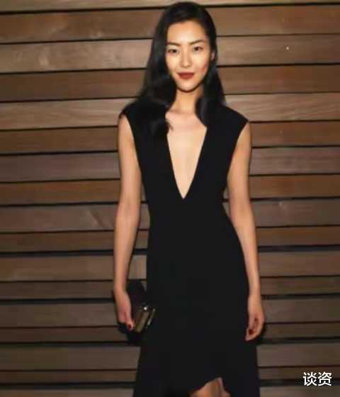 刘雯|刘雯深夜现身井柏然所住酒店，一夜未出，头上多了顶帽子，有情况了？