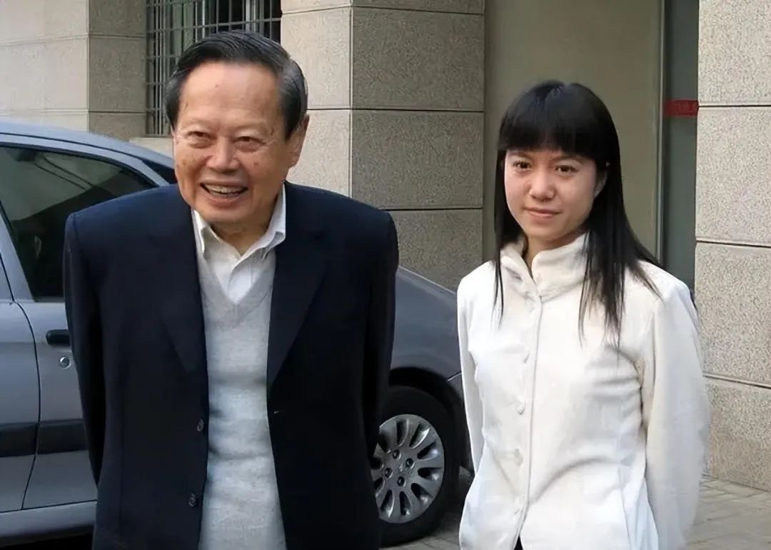 拒绝误会,该为100岁的杨振宁正名:伟大的爱国者,杰出的科学家