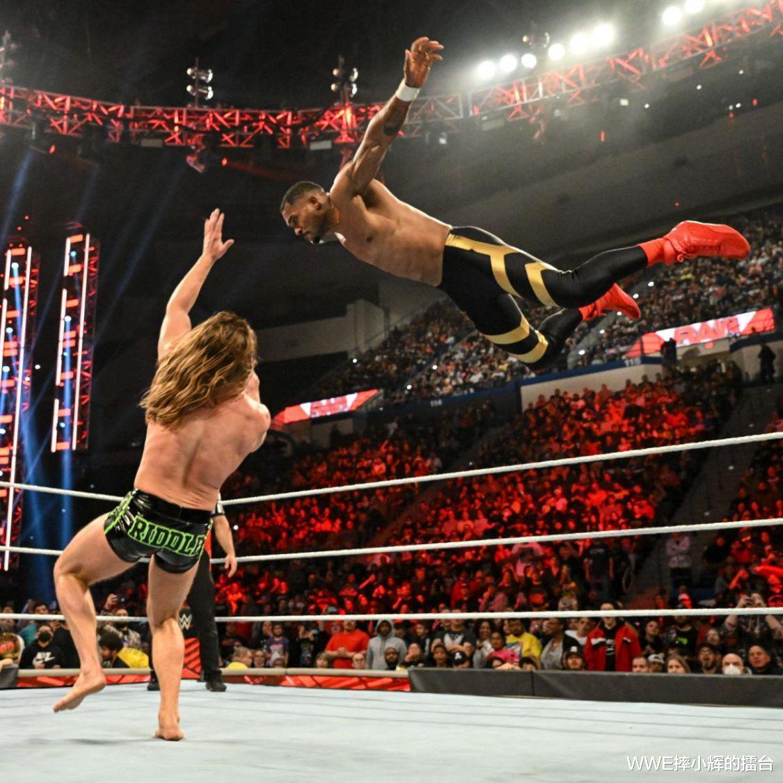 wwe|WWE最火的组合RK-BRO即将解散？兰迪不满意小弟偷走他的RKO！