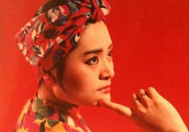 毛阿敏|她实力不输毛阿敏、韦唯,因不公平待遇错失良机,如今沦为钟点工