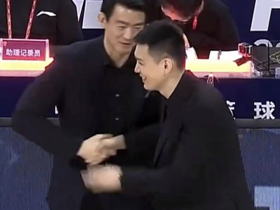 王博|王博骑虎难下：打是毫无胜算，不打又没法交代！只能与杨鸣玩盲盒
