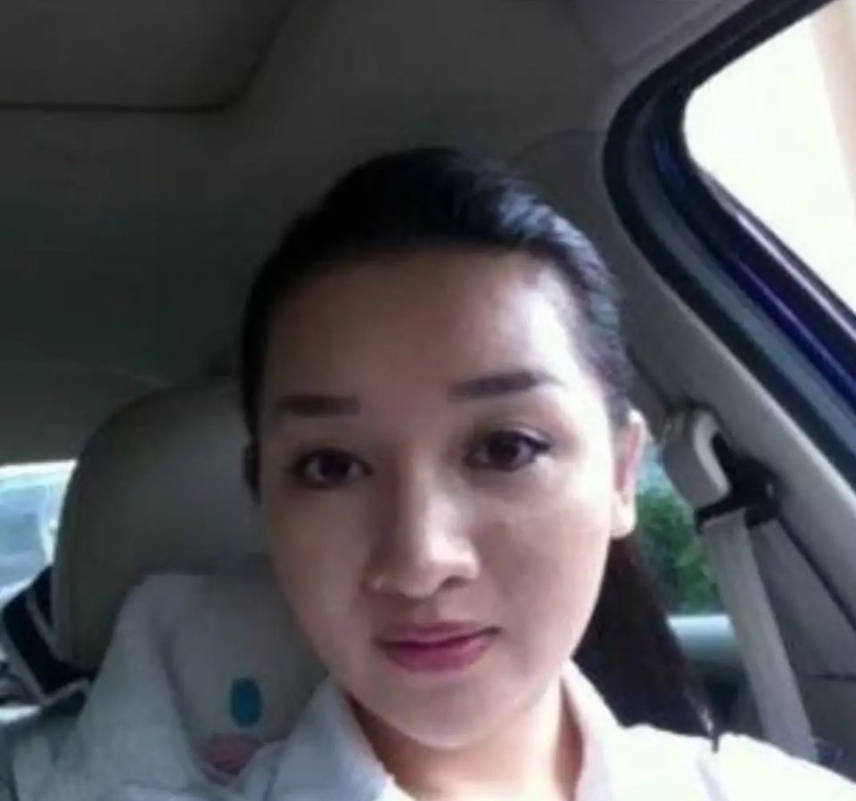 王奎荣|饶芯语：31岁不顾父母反对，嫁给68岁王奎荣，丈夫年纪比岳母还大