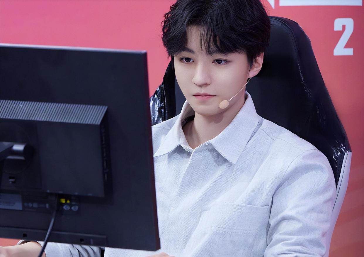 杨幂|曝小凯退圈TFBOYS疑解散，账号已上交，曾被传与杨幂有不正当关系