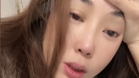 杜若溪|杜若溪感染新冠，四天不退烧变“宝鹃嗓”，严屹宽送饭还花式哄妻