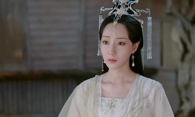 沉香如屑|萤灯的出现，对剧情毫无帮助，还成功地拉跨了《沉香如屑》