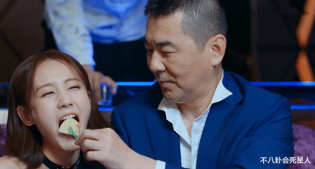 陆毅|40多岁还在演偶像剧,这5位男星太自信,和女主站在一起像父女